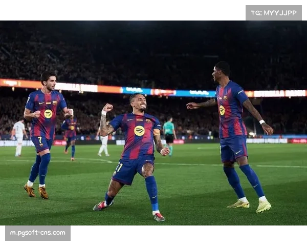 巴萨主场四球大胜赫罗纳 托雷斯与拉菲尼亚各建一功